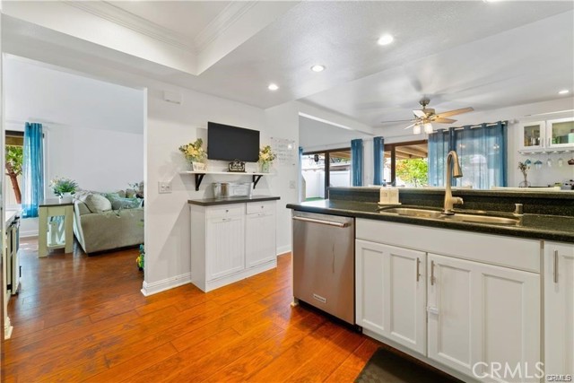 Detail Gallery Image 7 of 23 For 27065 Rio Prado Dr, Valencia,  CA 91354 - 4 Beds | 3 Baths