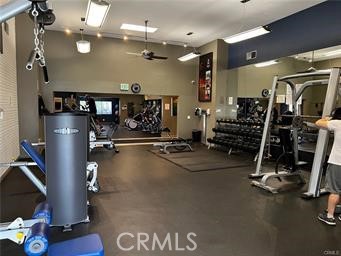 21450 Burbank Boulevard, Woodland Hills CA: https://media.crmls.org/medias/7bd1f33a-c072-42d0-b057-fb7d0cebea65.jpg