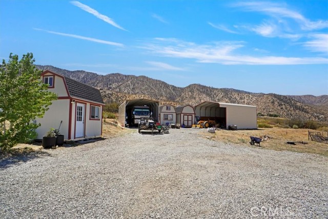 27811 Jubilee Run Road, Pearblossom CA: https://media.crmls.org/medias/7bd2dc52-0072-4312-ac73-3e35abfc1b72.jpg