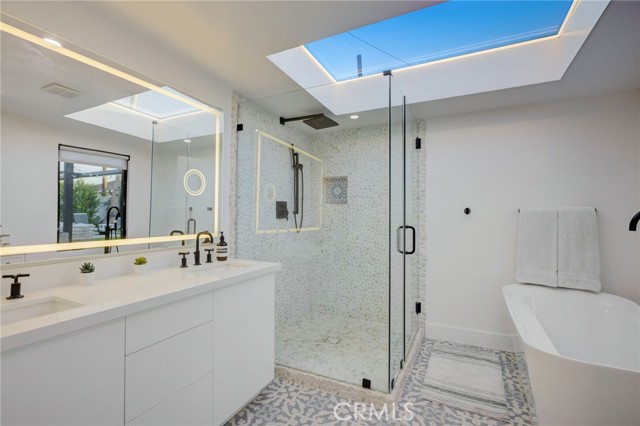 Detail Gallery Image 50 of 72 For 8161 Encino Ave, Northridge,  CA 91325 - 4 Beds | 3 Baths