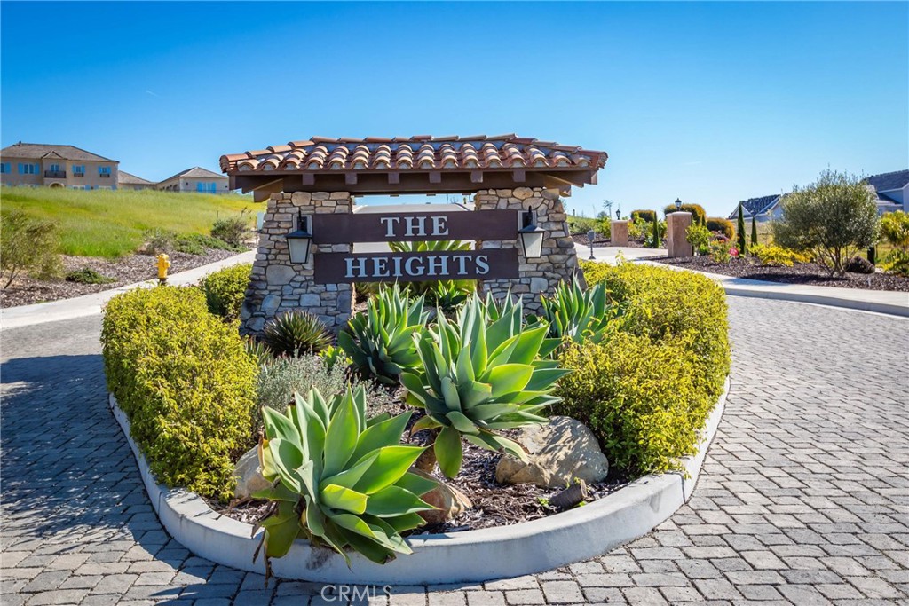 467 Del Sur Court, Arroyo Grande, CA 93420