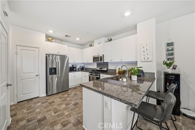 Detail Gallery Image 11 of 33 For 16000 Lasselle #5,  Moreno Valley,  CA 92551 - 3 Beds | 2/1 Baths