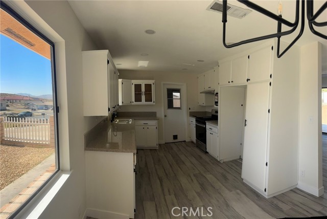 Detail Gallery Image 3 of 13 For 37146 Lombardy Ave, Barstow,  CA 92311 - 4 Beds | 2 Baths