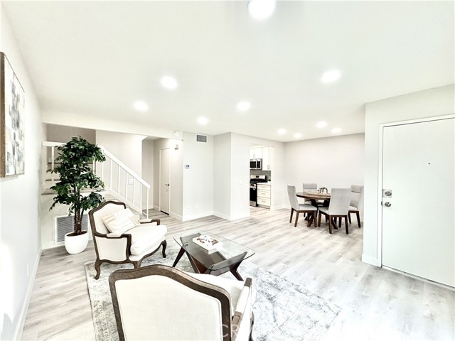 Front Image Thumbnail for CRSR25224189