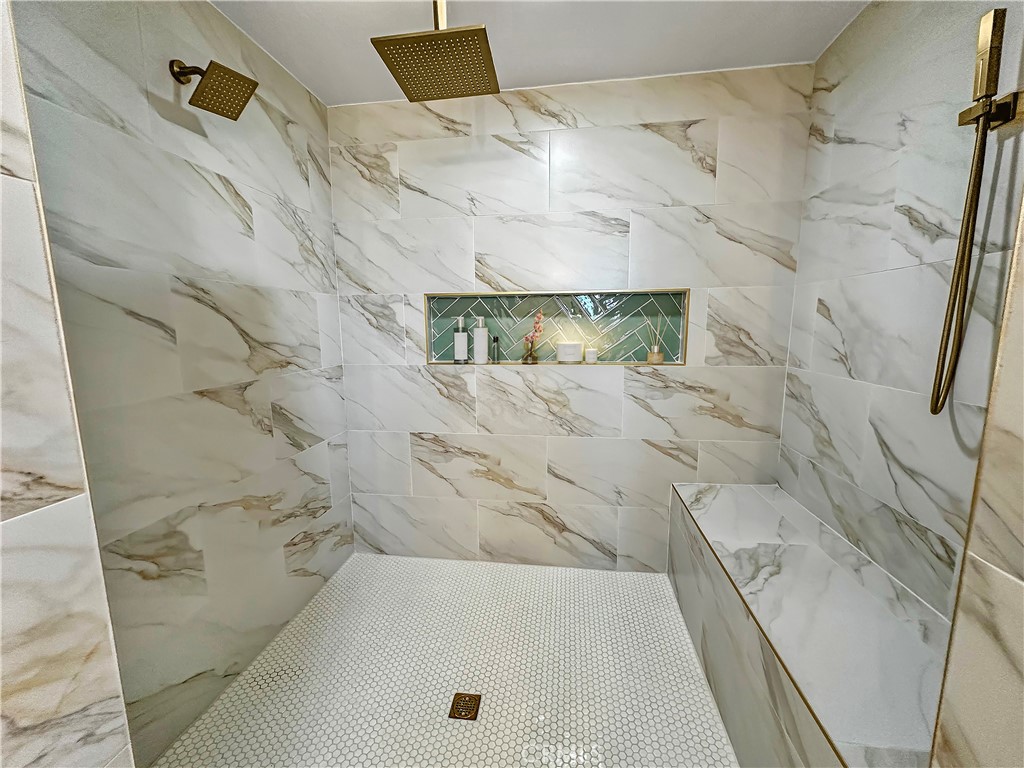 https://media.crmls.org/medias/7bd59630-0b25-4102-8f73-62306b6153c1.jpg?preset=X-Large