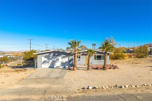 Detail Gallery Image 1 of 41 For 7227 Sherman Hoyt Ave, Twentynine Palms,  CA 92277 - 3 Beds | 1 Baths