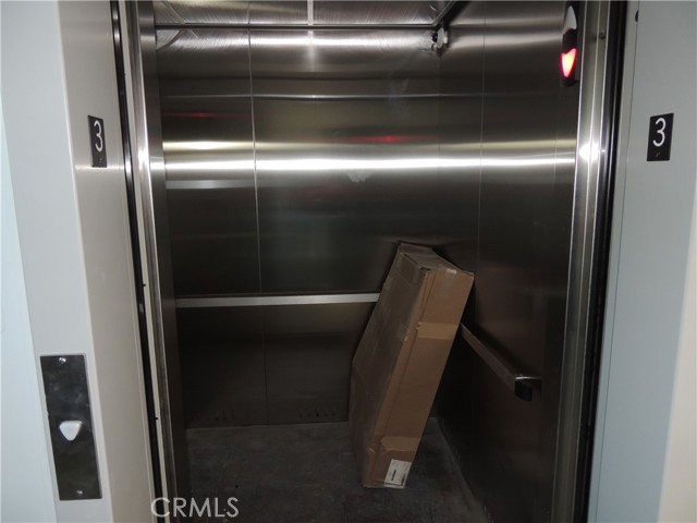 Detail Gallery Image 13 of 16 For 22735 Del Valle St #6,  Woodland Hills,  CA 91364 - 3 Beds | 2 Baths