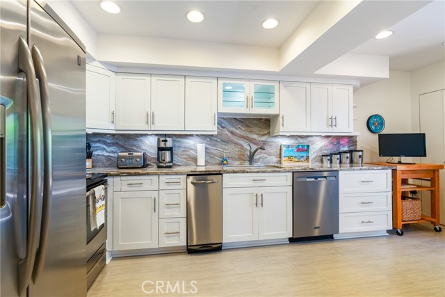 4176 Delphi Circle, Huntington Beach CA: https://media.crmls.org/medias/7bd71b3e-0ba4-41de-9771-41ef24834287.jpg