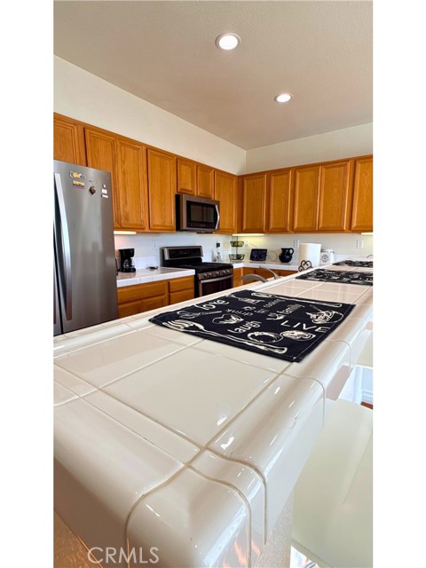 Detail Gallery Image 9 of 34 For 14115 Desert Rose, Hesperia,  CA 92344 - 4 Beds | 3 Baths