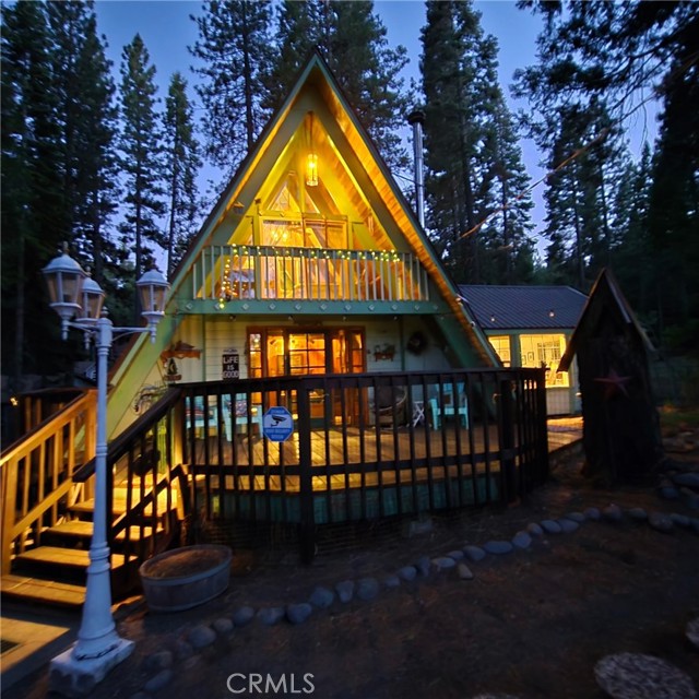 445 Cedar Circle, Lake Almanor CA: https://media.crmls.org/medias/7bd75adf-2db4-45b7-85cb-7300815631fa.jpg