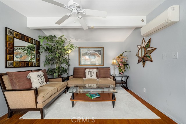 13628 S Mariposa Avenue, Gardena CA: https://media.crmls.org/medias/7bd78d0f-24bc-4811-9099-4e8573ae38c1.jpg
