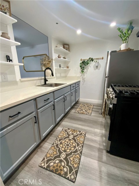 Detail Gallery Image 9 of 16 For 12141 Centralia St #111,  Lakewood,  CA 90715 - 1 Beds | 1 Baths