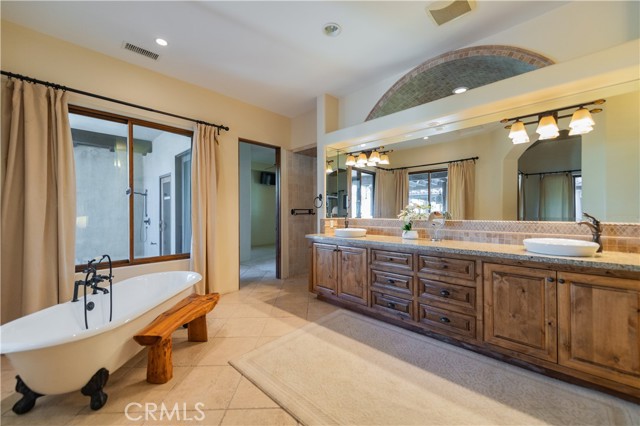 Detail Gallery Image 31 of 62 For 45240 Los Caballos Rd, Temecula,  CA 92592 - 5 Beds | 5/2 Baths