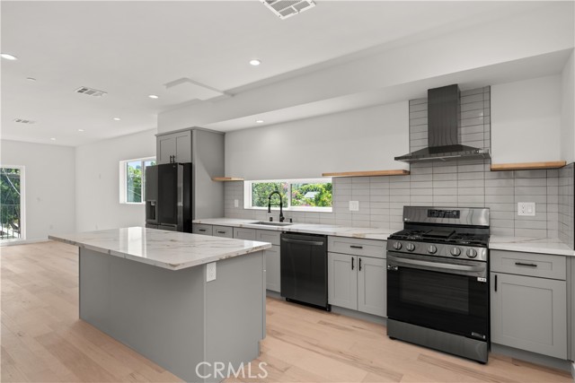 Detail Gallery Image 5 of 14 For 3564 Eagle Rock Bld #1,  Los Angeles,  CA 90065 - 4 Beds | 4 Baths