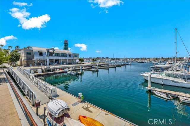 300 34th Street, Newport Beach CA: https://media.crmls.org/medias/7bd9e341-83c5-4d7b-96a1-1f4cf6345364.jpg