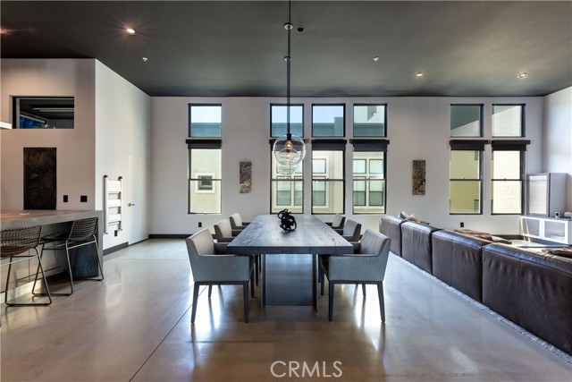 Detail Gallery Image 3 of 17 For 238 N Bush, Santa Ana,  CA 92701 - 2 Beds | 2 Baths