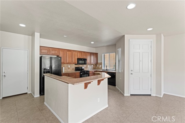 Detail Gallery Image 6 of 30 For 425 S Meadowbrook Dr #140,  San Diego,  CA 92114 - 3 Beds | 2/1 Baths