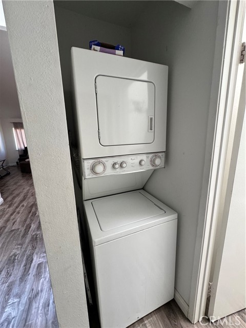 Detail Gallery Image 6 of 12 For 3932 W 5th #202,  Santa Ana,  CA 92703 - 3 Beds | 2 Baths