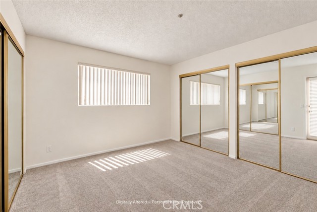 147 West Acacia, 160 photo 26