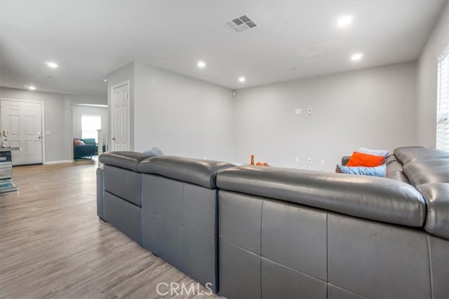 5532 Bertini Way, Fontana CA: https://media.crmls.org/medias/7bdfd897-ca23-4d9a-a9f1-eb71cf56b7b4.jpg