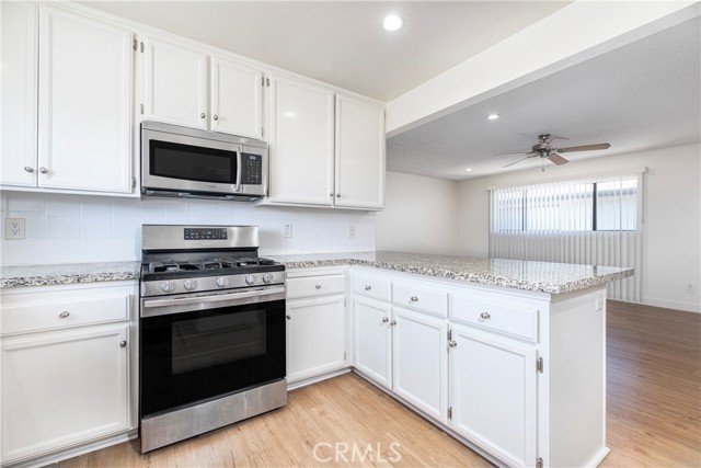 Detail Gallery Image 5 of 16 For 1029 W 161st St #E,  Gardena,  CA 90247 - 2 Beds | 1 Baths