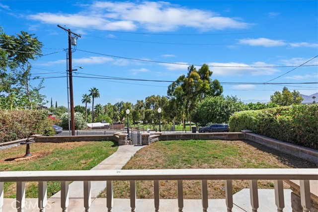 3820 Ridge Road, Riverside CA: https://media.crmls.org/medias/7be18c10-b81e-4aa0-9906-7a583139c26f.jpg