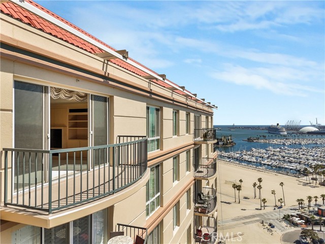 850 E Ocean Boulevard, Long Beach CA: https://media.crmls.org/medias/7be309db-9fa9-4211-9e0a-dd93f39a0c02.jpg