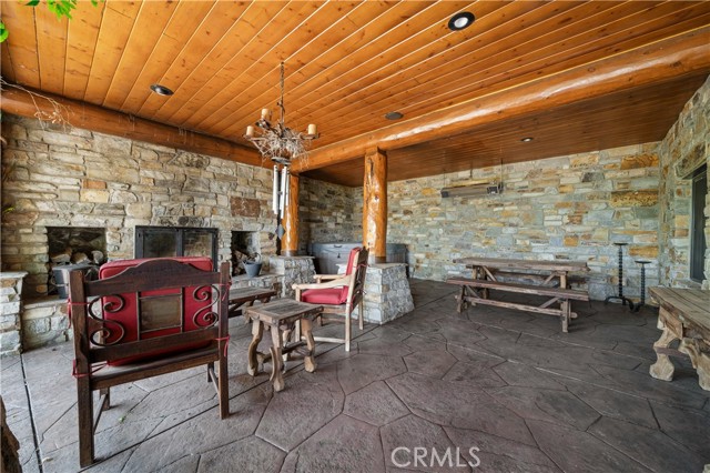 26000 Deertrail Drive, Tehachapi CA: https://media.crmls.org/medias/7be3846b-128b-4c5b-9df9-5b7d339da612.jpg