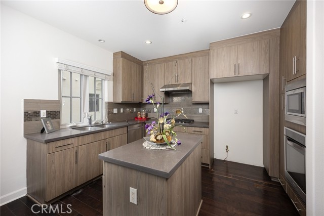 Detail Gallery Image 14 of 31 For 1088 Sunset Bld a,  Arcadia,  CA 91007 - 3 Beds | 3 Baths