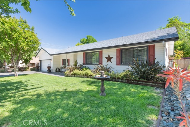 Detail Gallery Image 4 of 28 For 402 9th St, Paso Robles,  CA 93446 - 3 Beds | 2 Baths