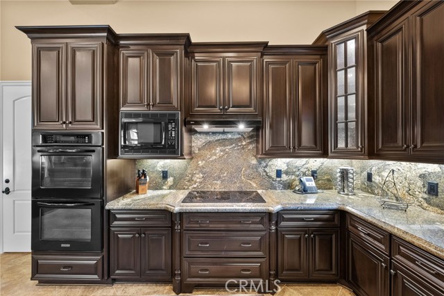 38565 Celine Cove, Murrieta CA: https://media.crmls.org/medias/7be4a328-8bf9-471e-8bb8-bb27883c5099.jpg