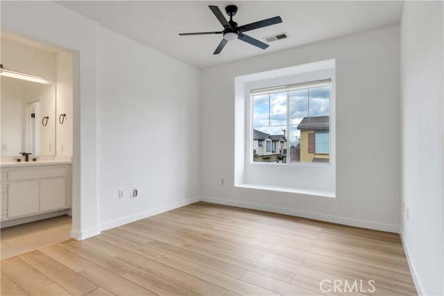 Detail Gallery Image 14 of 21 For 5455 Mandarin Cove, San Diego,  CA 92115 - 2 Beds | 2 Baths