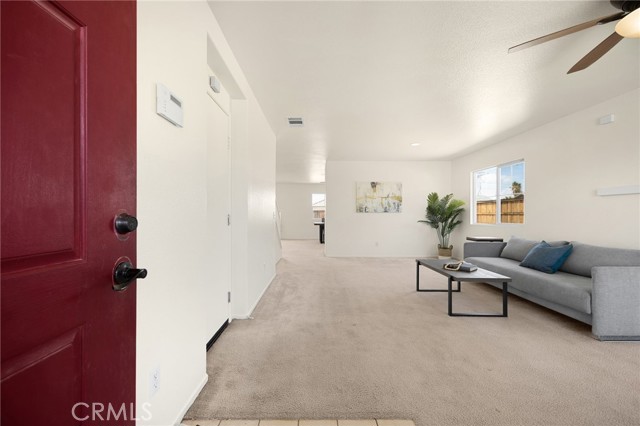Detail Gallery Image 9 of 32 For 17024 Mastodon Pl, Victorville,  CA 92394 - 4 Beds | 2/1 Baths