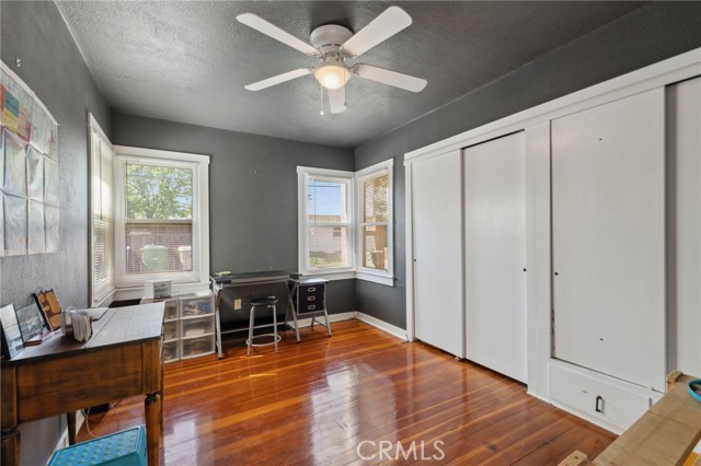 221 College Avenue, Coalinga CA: https://media.crmls.org/medias/7be57a9b-5878-49ab-994d-211447eddf8d.jpg