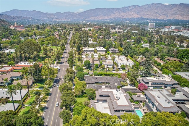 480 S Orange Grove Boulevard, Pasadena CA: https://media.crmls.org/medias/7be57f81-651b-4f8f-82d7-80457229d07a.jpg