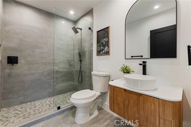 8840 Valjean Avenue, North Hills CA: https://media.crmls.org/medias/7be5ab2c-4f38-47ae-851d-cc68d8d7376d.jpg