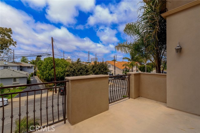 2620 Huntington Lane, Redondo Beach, California 90278, 4 Bedrooms Bedrooms, ,4 BathroomsBathrooms,Residential,Sold,Huntington,SB22007687