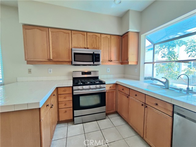 Detail Gallery Image 11 of 37 For 511 N Pageant Dr #F,  Orange,  CA 92869 - 3 Beds | 2/1 Baths