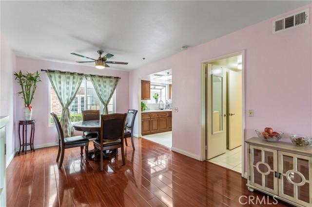 Detail Gallery Image 12 of 45 For 119 N Alhambra Ave #D,  Monterey Park,  CA 91755 - 3 Beds | 3 Baths