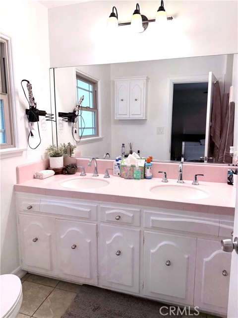 Detail Gallery Image 16 of 22 For 970 W 8th, San Pedro,  CA 90731 - 3 Beds | 2 Baths