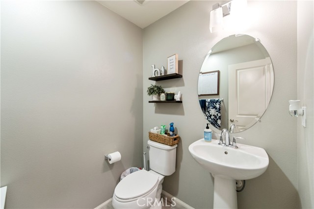 Detail Gallery Image 12 of 29 For 12440 Constellation St, Corona,  CA 91752 - 2 Beds | 2/1 Baths