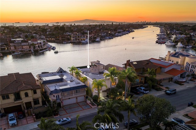 Detail Gallery Image 4 of 41 For 16631 Carousel, Huntington Beach,  CA 92649 - 4 Beds | 4/1 Baths