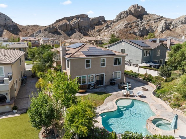 Detail Gallery Image 6 of 63 For 15520 Megan Dr, Canyon Country,  CA 91387 - 5 Beds | 4 Baths
