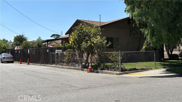 402 W Norwood