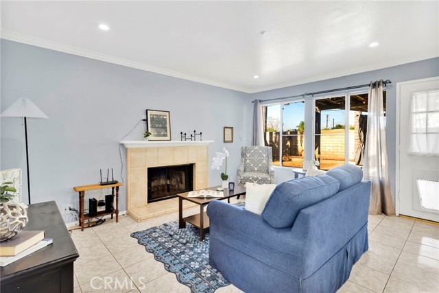 Detail Gallery Image 15 of 39 For 7656 Evergreen Ln, Fontana,  CA 92336 - 4 Beds | 2/1 Baths