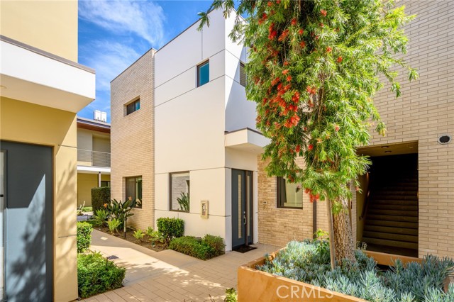 Detail Gallery Image 2 of 39 For 125 Hurlbut St #108,  Pasadena,  CA 91105 - 2 Beds | 2 Baths