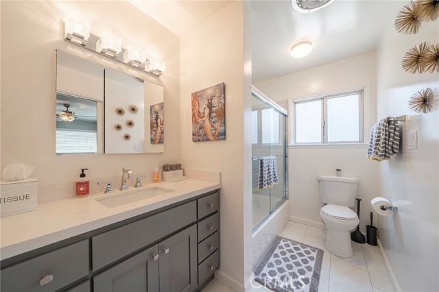 Detail Gallery Image 16 of 26 For 1839 Manhattan Ave, Hermosa Beach,  CA 90254 - 2 Beds | 2 Baths