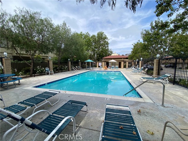 Detail Gallery Image 4 of 29 For 21296 Tupelo Ln #6,  Lake Forest,  CA 92630 - 2 Beds | 2 Baths