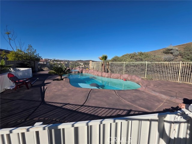 Detail Gallery Image 10 of 15 For 51 Volta Del Tintori St, Lake Elsinore,  CA 92532 - 4 Beds | 3 Baths