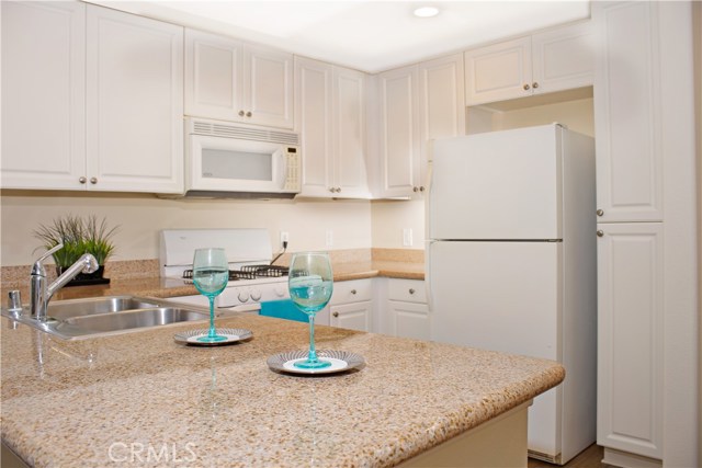 2257 Watermarke Place, Irvine CA: https://media.crmls.org/medias/7becd004-1506-4dde-922c-d1d89a2db05f.jpg
